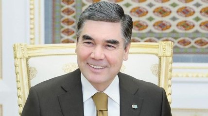 Теперь седые: Власти Туркменистана приказали чиновникам старше 40 иметь только один цвет волос