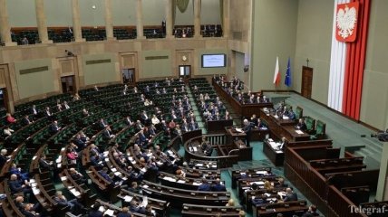В Польше депутата обвиняют в "кнопкодавстве"