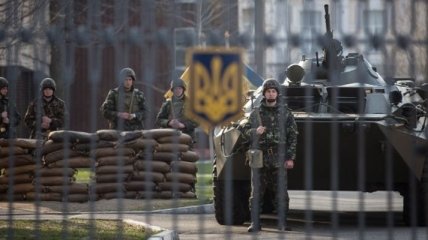 Охрана военных объектов на востоке Украины усилена