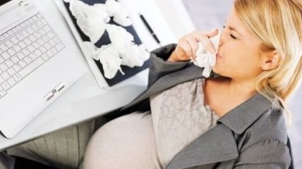 Насморк во время беременности: как лечиться правильно