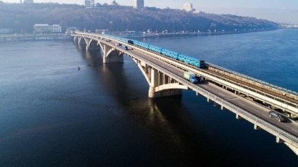 В Киеве временно закроют один из мостов