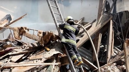 Спасатели разобрали завалы на месте взрыва в Киеве (Видео)