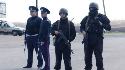 Минобороны: Блокпост в Славянске охраняют десантники (Фото)