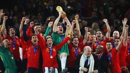 В полдень в Киев прибывает сборная Испании