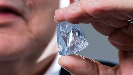 В ЮАР найден уникальный голубой алмаз