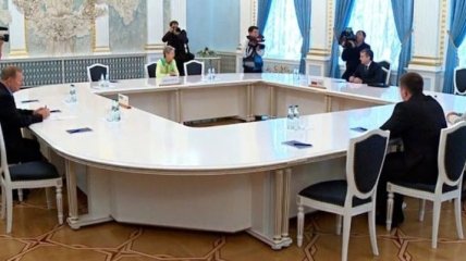ТКГ в Минске не договорилась о "хлебном перемирии" на Донбассе