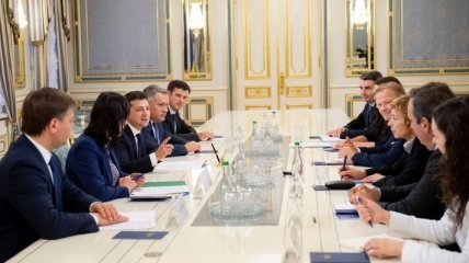 Зеленский на встрече с вице-президентом ЕИБ: Мы стремимся к быстрому росту экономики