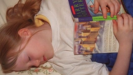 В Великобритании молодежь практически перестала читать литературу