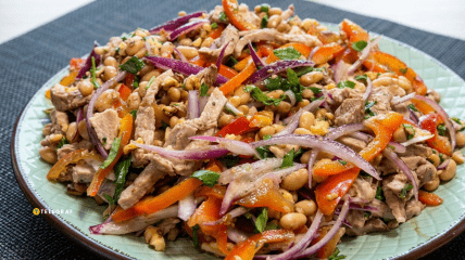 Салат из свинины и фасоли