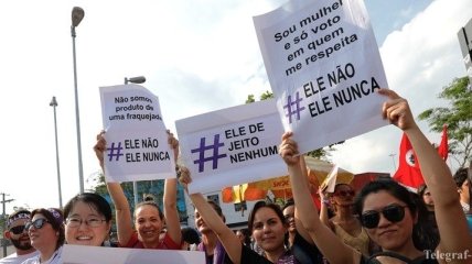 В Бразилии тысячи женщин вышли на акцию против кандидата в президены