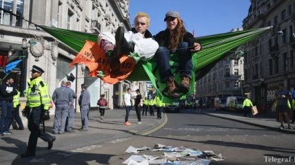 Полиция Лондона задержала более 700 "климатических активистов"