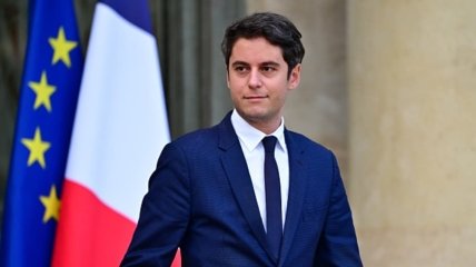 Премьер Франции заявил, что нужно помогать больше