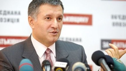 Аваков не одобряет инцидент возле гостиницы "Премьер Палас"