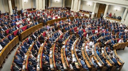 Шаг навстречу: Рада приняла законопроект защищающий права акционеров