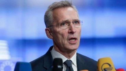 Генсек НАТО обеспокоен "дестабилизирующим поведением" России