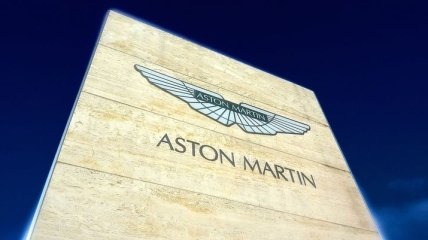 Aston Martin V12 Speedster: тизер эксклюзивной новинки