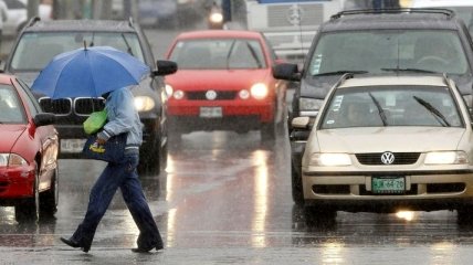 Сильный и продолжительный ливень в Мехико вызвал автоколлапс