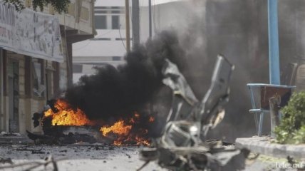 В столице Сомали вблизи здания парламента прогремело два взрыва