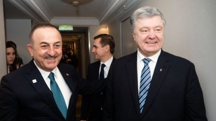 Мюнхенская конференция: Порошенко и Чавушоглу обсудили Донбасс и Крым