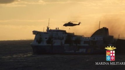 С парома у берегов Греции эвакуировали уже 340 пассажиров