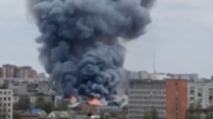 Дым стоял столбом, пришлось подключать все городские караулы: в Виннице произошел смертельный пожар в офисном здании (фото, видео)