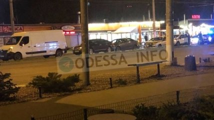 "Паровозик": сразу пять машин разбились в крупной ночной аварии в Одессе (фото и видео)