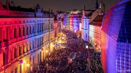 В столице Чехии прошел масштабный марш в честь годовщины Бархатной революции