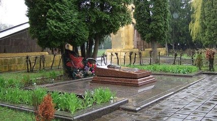 Во Львове осквернили могилу Николая Кузнецова