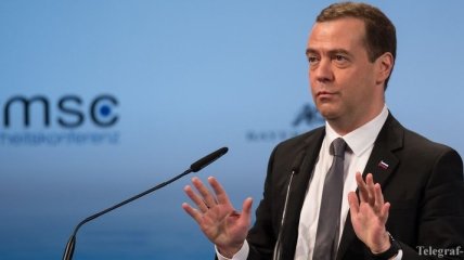 Медведев анонсировал отправку "гумконвоев" на Донбасс