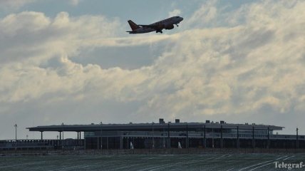В аэропорту Берлина из-за перцового газа пострадали 15 человек
