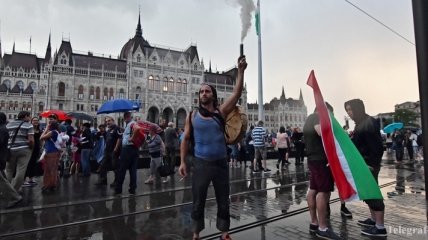 Около 10 тысяч человек вышли на протест в Будапеште против политики Орбана