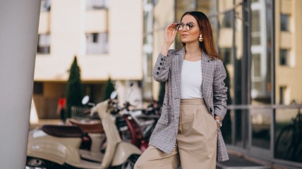 С чем сочетать брюки палаццо