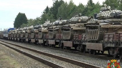 Беларусь перебрасывает танки на границу с Польшей и Украиной (фото)
