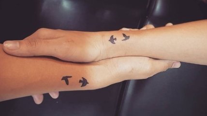 Вместо тысячи слов: захватывающие парные татуировки (Фото)
