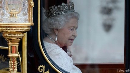 Королева Великобритании пропустила новогоднюю службу из-за болезни