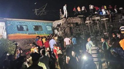 Масштабна катастрофа на залізниці в Індії: понад 200 людей загинули та майже тисячу поранено