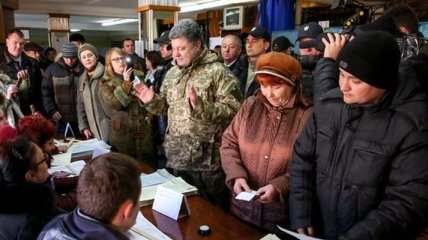 Порошенко посетил избирательный участок в Краматорске