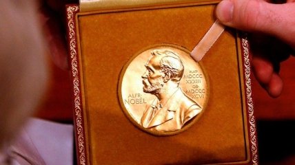 Нобелевскую премию присудили за борьбу с паразитами и малярией 