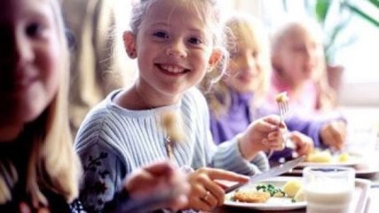 Обеды в киевских школах станут платными