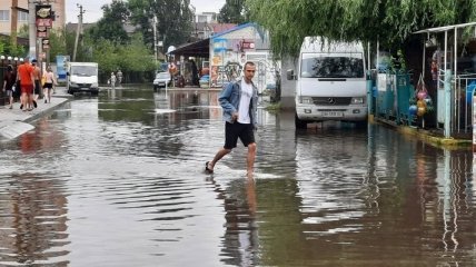 Вода стоит четвертый день: курорт Коблево мощно затопило после ливня (фото, видео)
