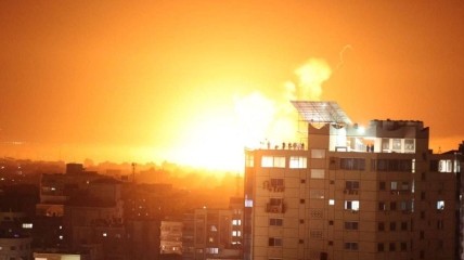 Удары по сектору Газа продолжается