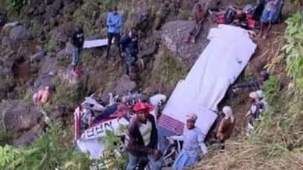 На Гаити разбился частный самолет: шесть человек погибли на месте (фото)