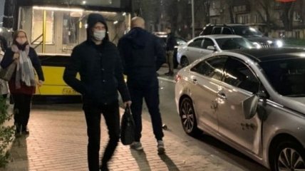 В Киеве три автомобиля и автобус не поделили дорогу (фото, видео)