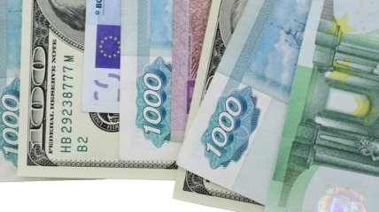 Медведев: Надо бы пересмотреть отношение к рублю в Украине