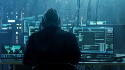 Неизвестные хакеры атаковали ведущие украинские правительственные порталы