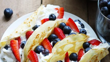 Блинчики с фруктово-кремовой начинкой