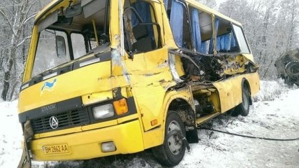 Стали известны новые подробности ДТП "Урала" и школьного автобуса