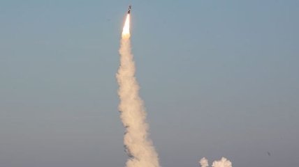 В РФ сообщили о запуске баллистических ракет (Видео)