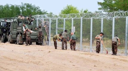 Венгрия построит дополнительный забор на границе с Сербией