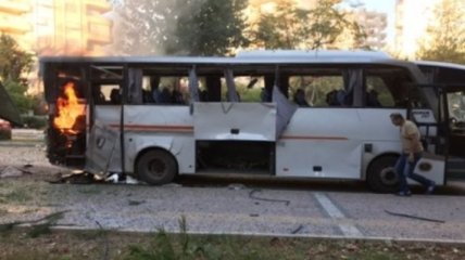 В турецком Мерсине взорвали автобус с полицейскими